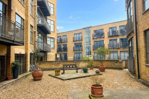 Commercial Street, London, E1 6NQ