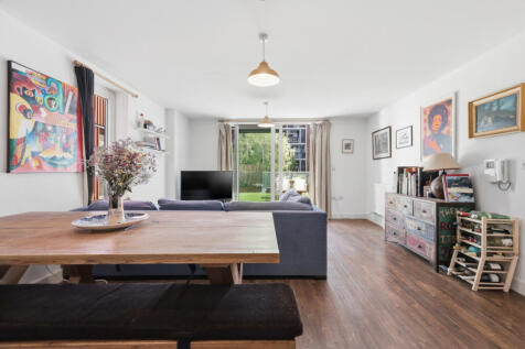 Roseberry Place, London, E8