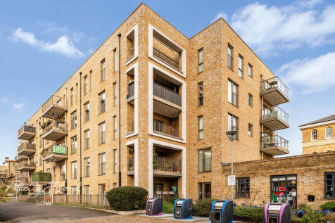 St Clements Avenue, London