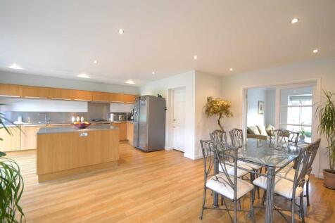 Courtleigh Avenue, Hadley Wood, Hertfordshire, EN4