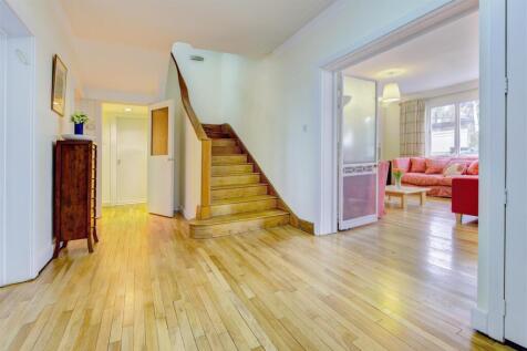Neville Drive, N2