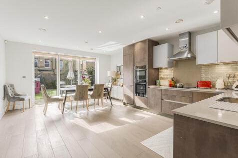Kingsborough Place, Kingston upon Thames
