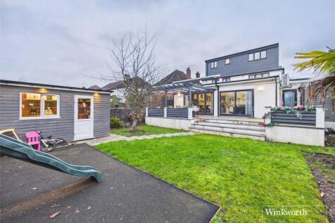Edgwarebury Lane, Edgware, HA8