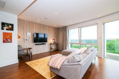 Henry Macaulay Avenue, Kingston upon Thames, KT2