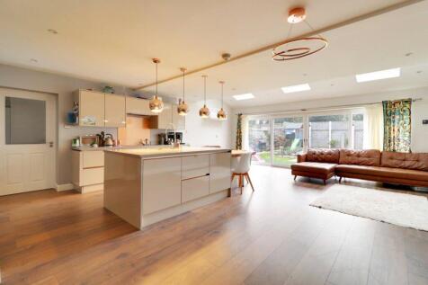 Cotswold Close, Kingston Hill, KT2