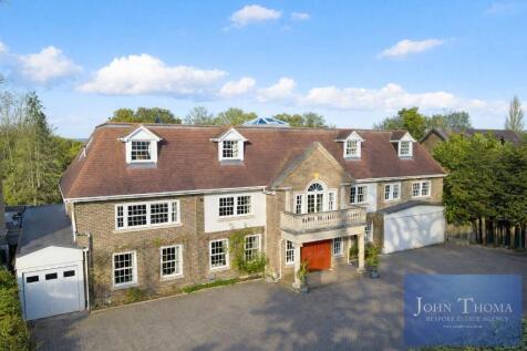 Manor Road, Chigwell, Essex, IG7