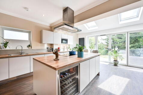 Chiltern Drive, Surbiton, KT5