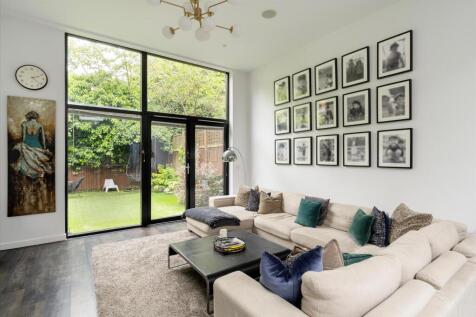 Ebury Mews, Islington, London N5