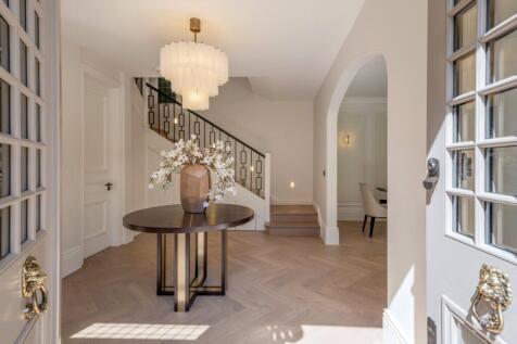 Frognal, Hampstead Village, NW3