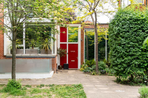 Ebury Mews, London, N5
