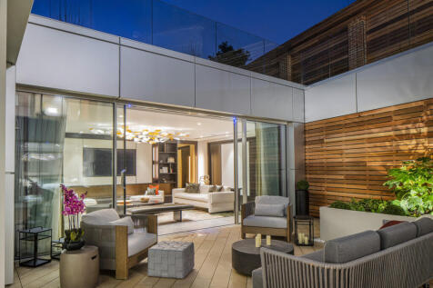 Lyndhurst Gardens, London, NW3