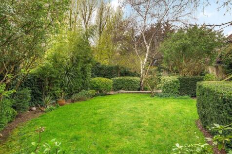 West Heath Gardens, Hampstead, NW3