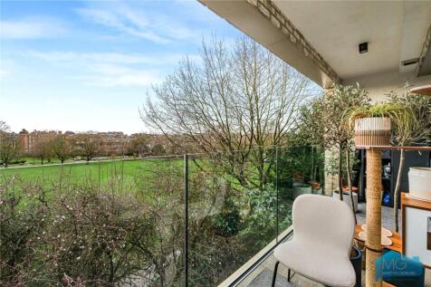 Espalier Gardens, London, NW6