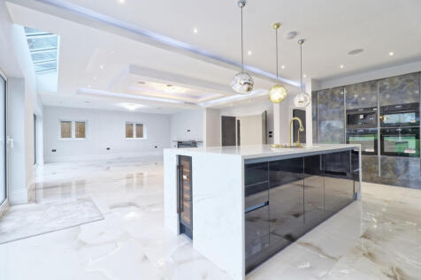 Parkstone Avenue, Emerson Park, RM11