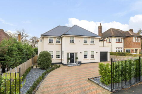 Woodlands Avenue, Emerson Park, RM11