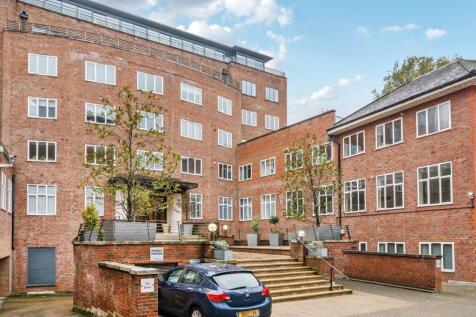 Upper Richmond Road, Putney, London, SW15