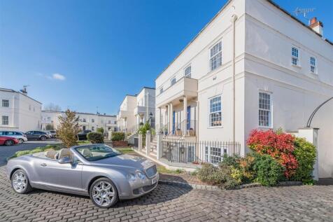Beaufort Close, Highlands Heath, Putney