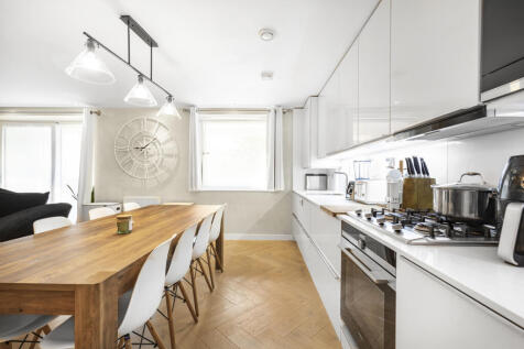 Carlton Drive, Putney, London, SW15