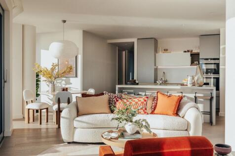 Peninsula Riverfront, 4 Cutter Lane, Greenwich Peninsula, SE10