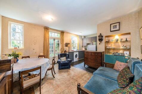 Denny Crescent, Kennington
