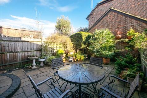 Eliot Gardens, Roehampton Lane, London, SW15