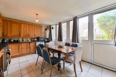 Fairbairn Green, Oval, London, SW9