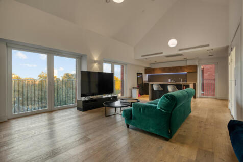 6 Exchange Gardens, London, SW8