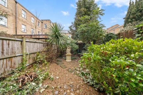 Elizabeth Square, London, SE16