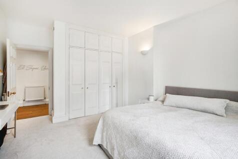 Carlyle Court, 
Chelsea Harbour, SW10