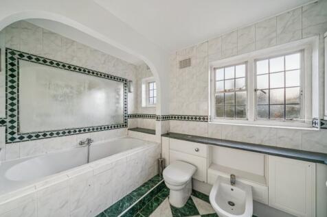 Parke Road, 
Barnes, SW13