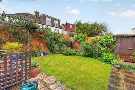 Eatonville Villas, SW17