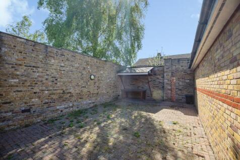 Deburgh Road, London, SW19