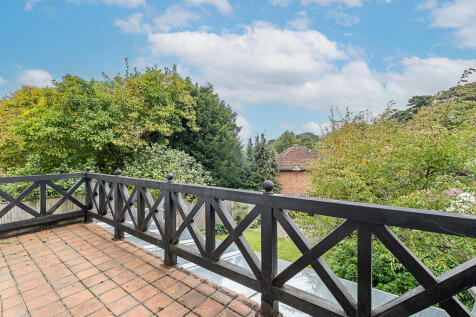 Woodhayes Road, London, SW19