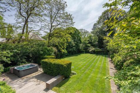 Cedar Park Gardens, Wimbledon, London, SW19