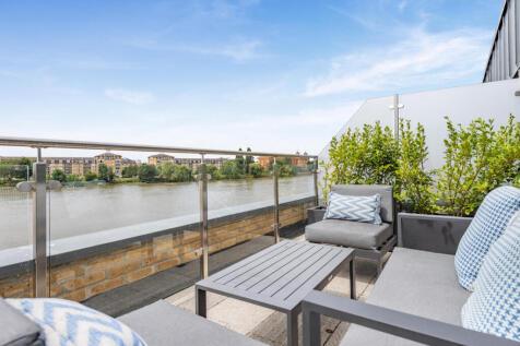 Oxbridge Terrace, Palace Wharf, London