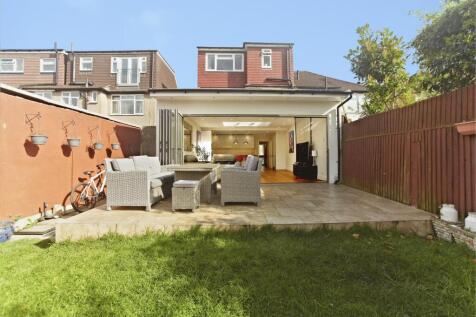 Hillcross Avenue, Morden, SM4
