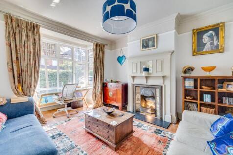 Kingsway, London, SW14