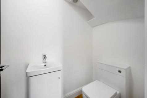 Grand Drive, Raynes Park, SW20