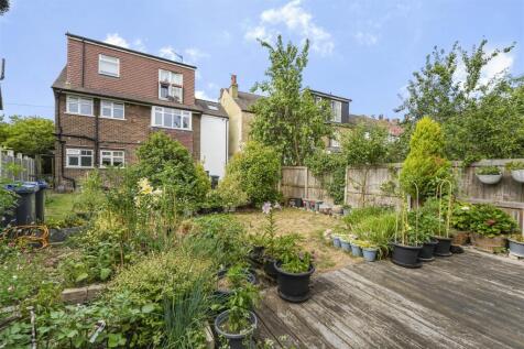 Camberley Avenue, West Wimbledon