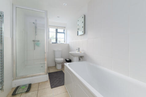 24 Bartholomew Square, London, EC1V