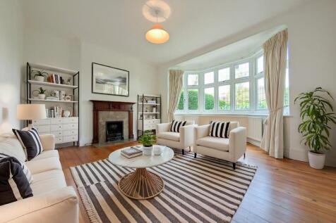 Upper Richmond Road West, London, TW10