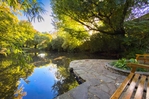 Sandringham House, Courtlands, Sheen Road, London, TW10