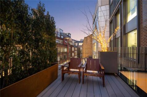 Clerkenwell Green, EC1R