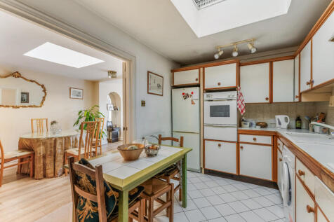 Barkston Gardens, London, SW5