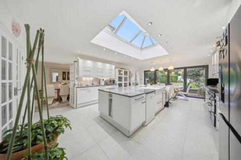 Blandford Road, Teddington TW11