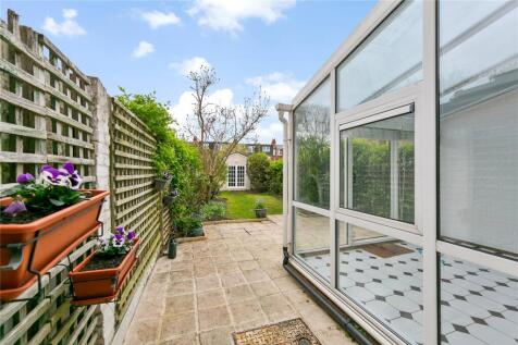 Kingston Lane, Teddington