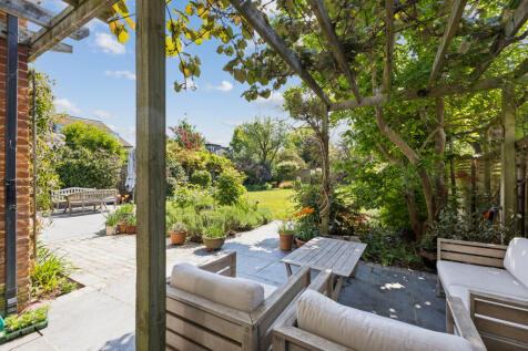Manor Road, Teddington, TW11