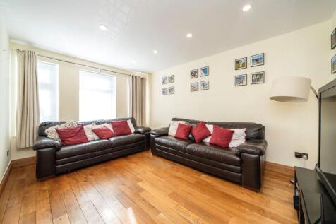 Barmouth Avenue, Perivale