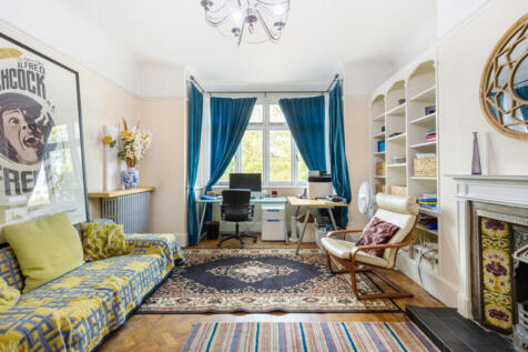 Wood Lane, Isleworth, TW7