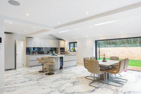 Lynton Close, Isleworth, TW7